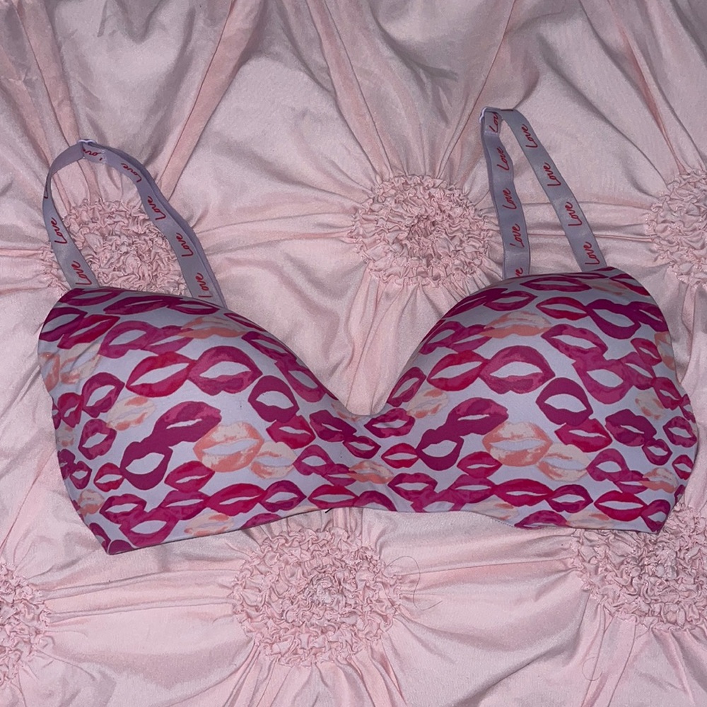 Victoria’s Secret body sexy kisses bra